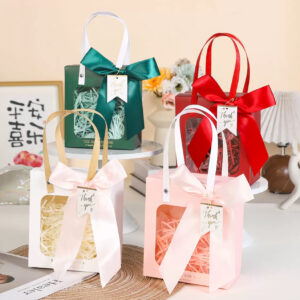 See through paper bag (doesn’t come with ribbon & shredded paper) 15x8x17cm