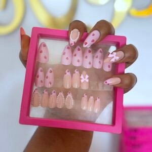 P39 (24 Press on on nail tips & installation kit)