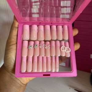 P14 (24 Press on on nail tips & installation kit)