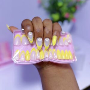 01 press on nail set (24 nail tips and free prep kit)