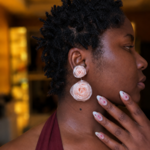 E01 light pink floral earring