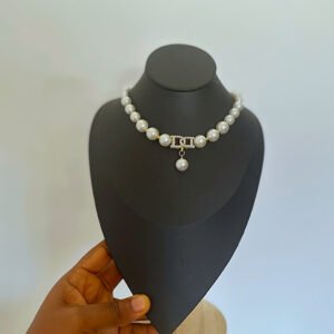 J16 pearl necklace